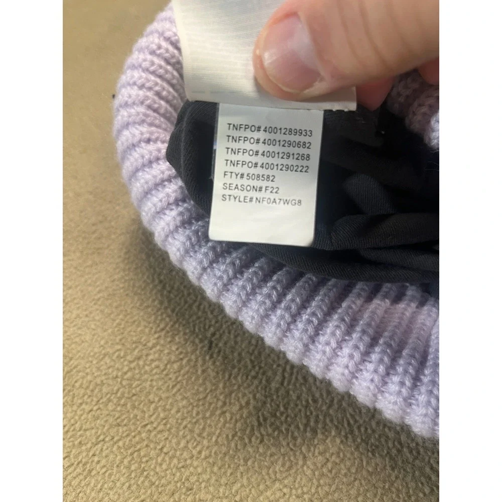 The North Face Kids Beanie Hat Lavender Purple Ribbed Knit Cuffed Logo‎ One Size